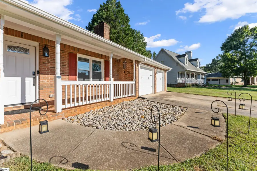 312 Spring Creek Drive, Boiling Springs, SC 29316 - #2