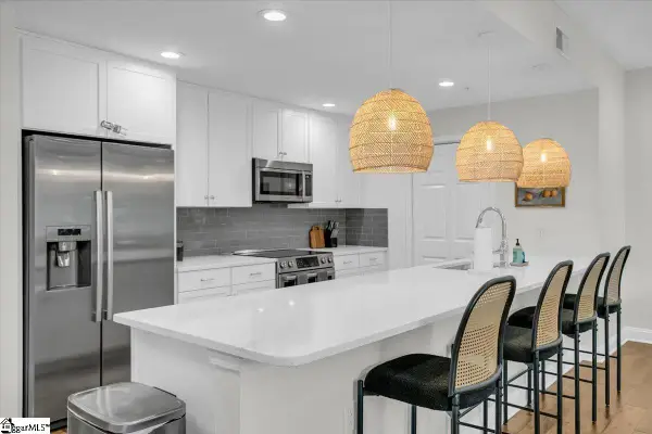 10 E Washington Street #Unit 2J, Greenville, SC 29601