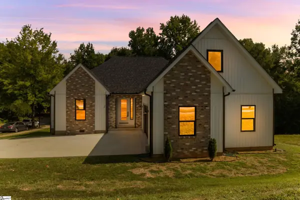 452 Congaree Road, Roebuck, SC 29376-3388