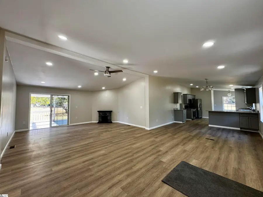 710 E Victor Hill Road, Duncan, SC 29334 - #2