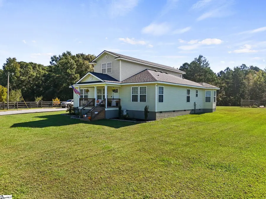 112 Smith Street Extension, Ware Shoals, SC 29692 - #2