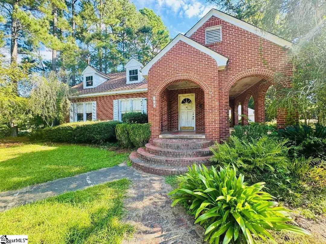 302 Chestnut Street, Abbeville, SC 29620 - #1