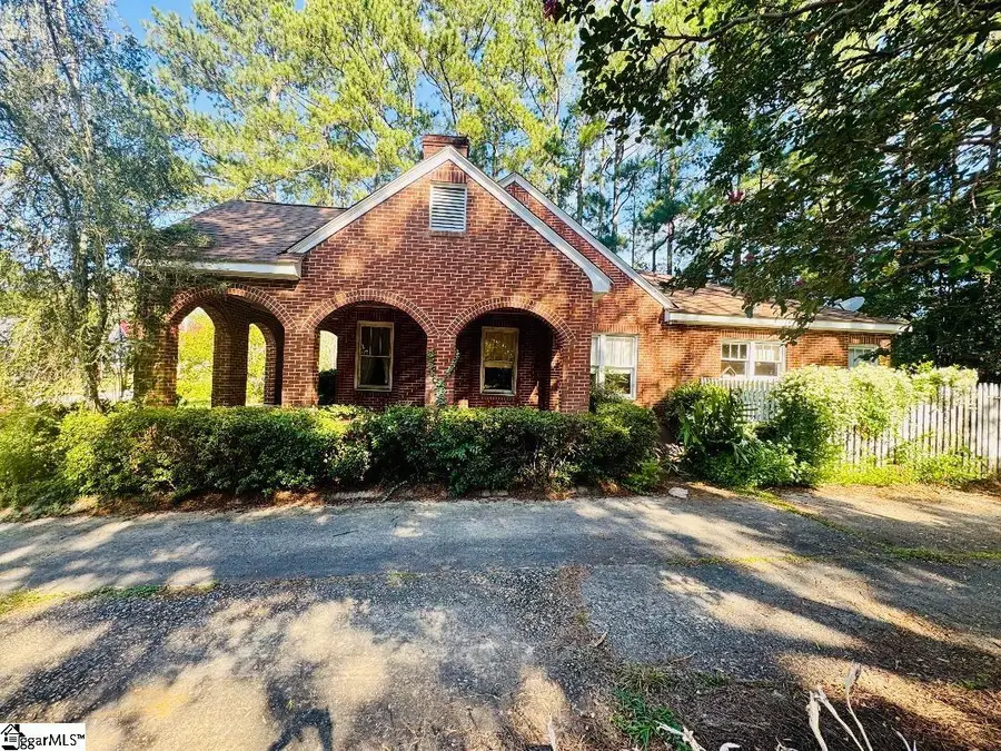 302 Chestnut Street, Abbeville, SC 29620 - #2