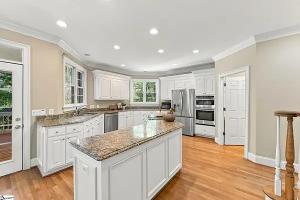 401 Rivercrest Drive, Taylors, SC 29687
