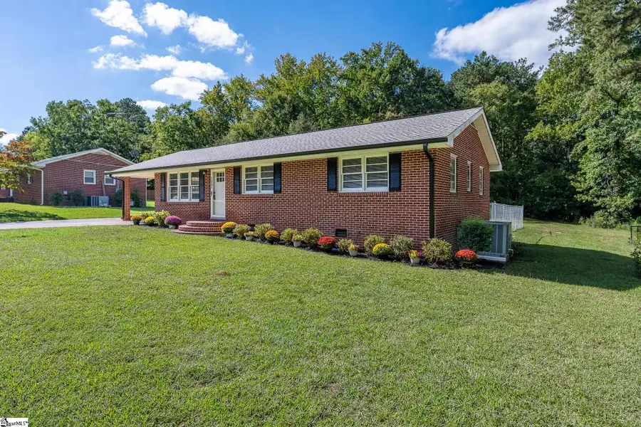 1007 E Northside Drive, Greenwood, SC 29649 - #2