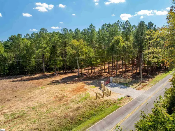 02 Oak Hill Road, Belton, SC 29627