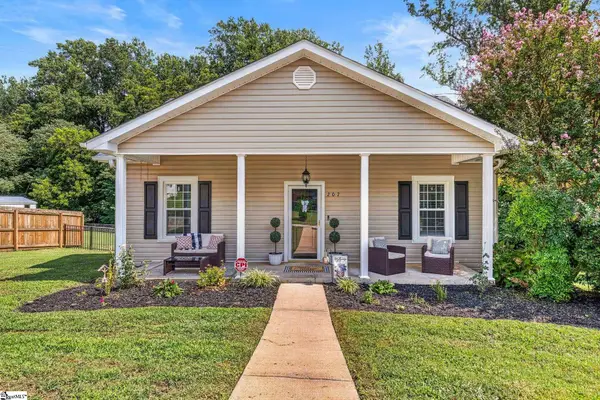 207 Woodside Circle, Simpsonville, SC 29681