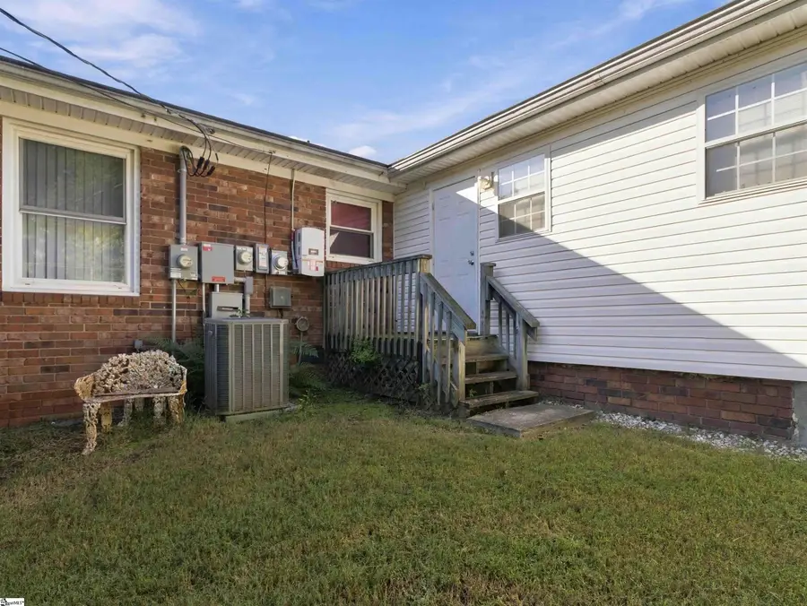 109 Woodcliff Court, Simpsonville, SC 29681 - #2
