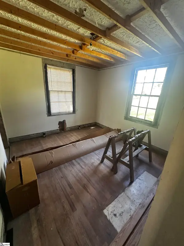 10 Center Street, Taylors, SC 29687