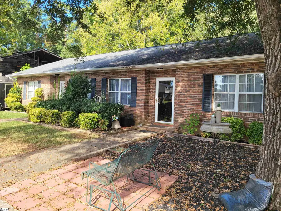 18 St. Mark Road, Taylors, SC 29687 - #2