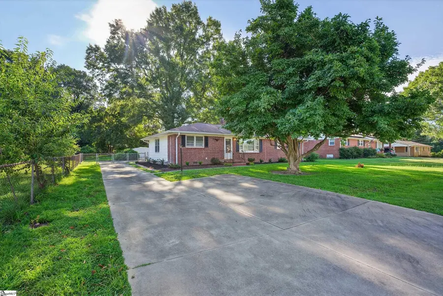 106 Keloy Street, Spartanburg, SC 29301 - #3