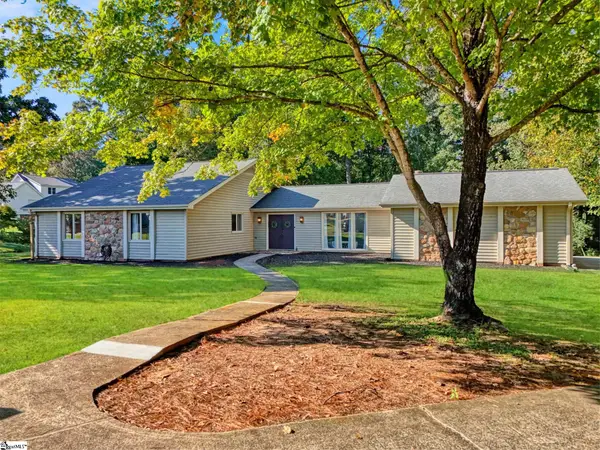 104 W Croydon Court, Easley, SC 29642