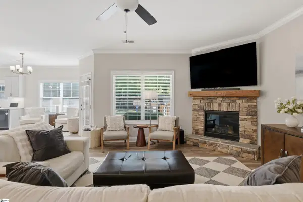 105 Oaktree Way, Taylors, SC 29687