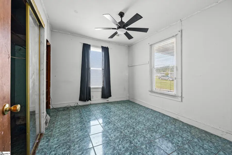 303 Pine Street, Seneca, SC 29678 - #2
