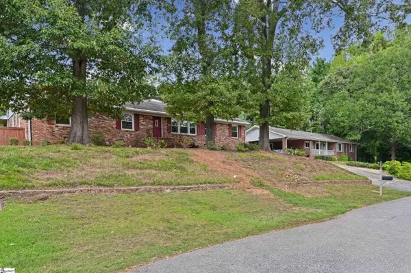 221 Lowndes Avenue, Greenville, SC 29607-6511