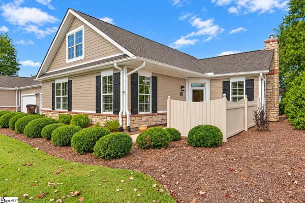 102 Fudora Circle, Simpsonville, SC 29681