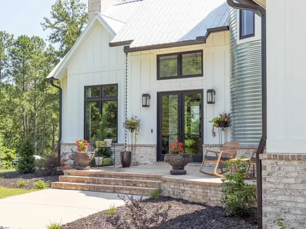1425 S Harper Street, Laurens, SC 29360