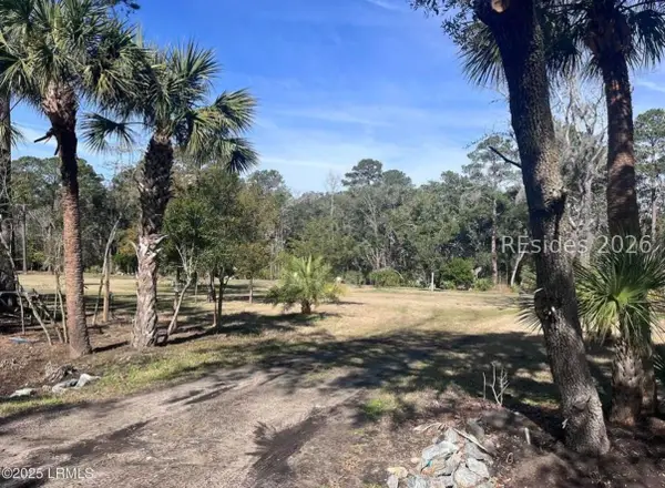 48 Meadowbrook Drive S, Beaufort, SC 29907