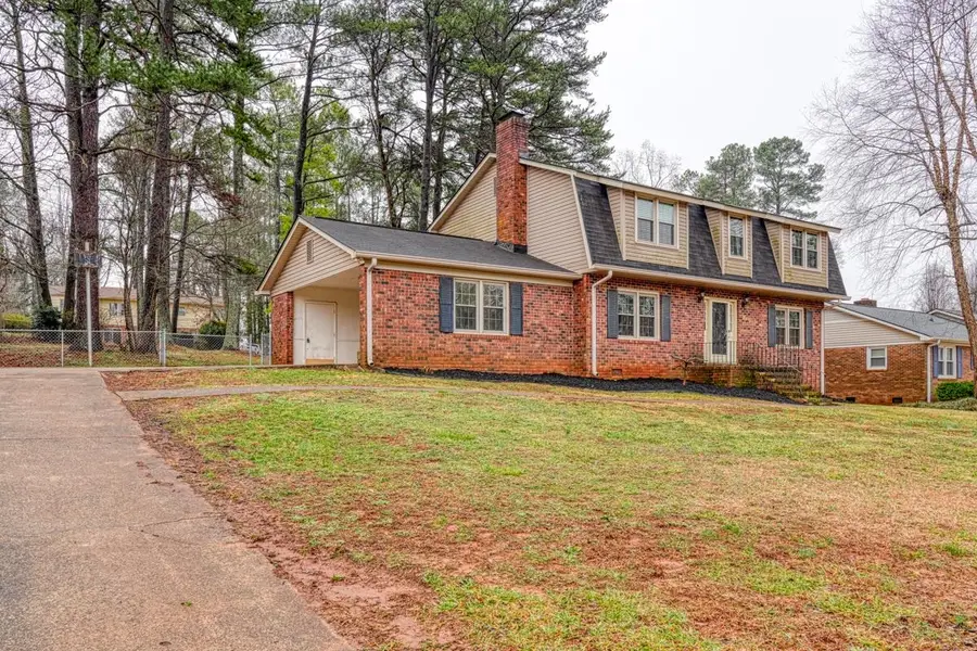 210 Oakmont Dr, Boiling Springs, SC 29316 - Image #3