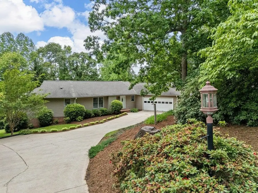 208 W Durham Street, Landrum, SC 29356 - Image #2