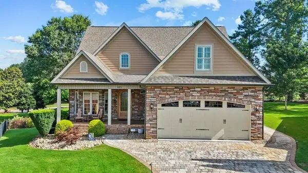 613 Belle Terre Court, Inman, SC 29349