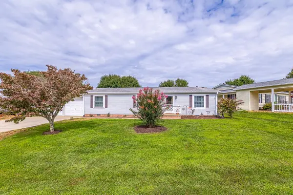 445 Riverwind Drive, Hendersonville, NC 28739