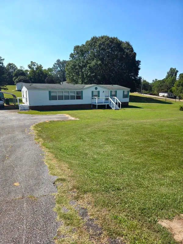 568 Quail Creek Rd, Inman, SC 29349