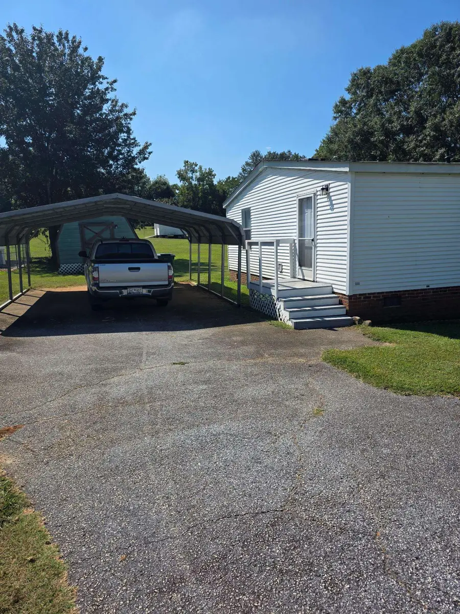 568 Quail Creek Rd, Inman, SC 29349 - Image #2