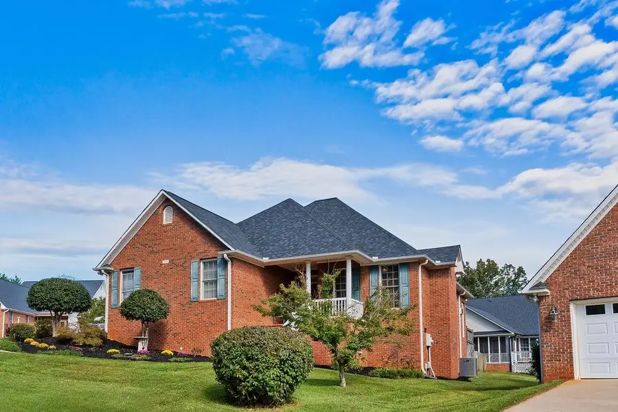 172 Roberts Meadow Loop, Spartanburg, SC 29307-3166 - Image #2