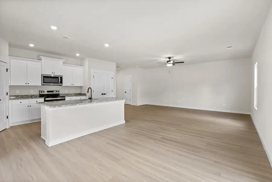 1204 Crested Iris Street, Moore, SC 29369 - Image #2