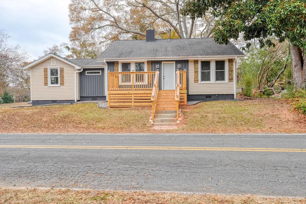 530 W Hayne Street, Woodruff, SC 29388 - Image #1