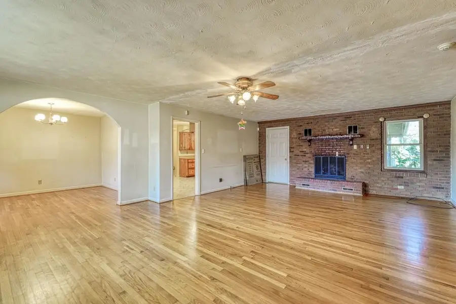 6123 Woodfield Circle, Spartanburg, SC 29303 - Image #2