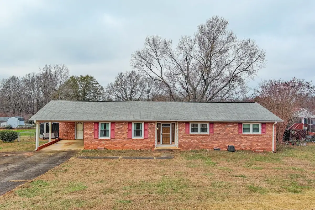 9 Merrimon Avenue, Boiling Springs, SC 29316 - Image #1