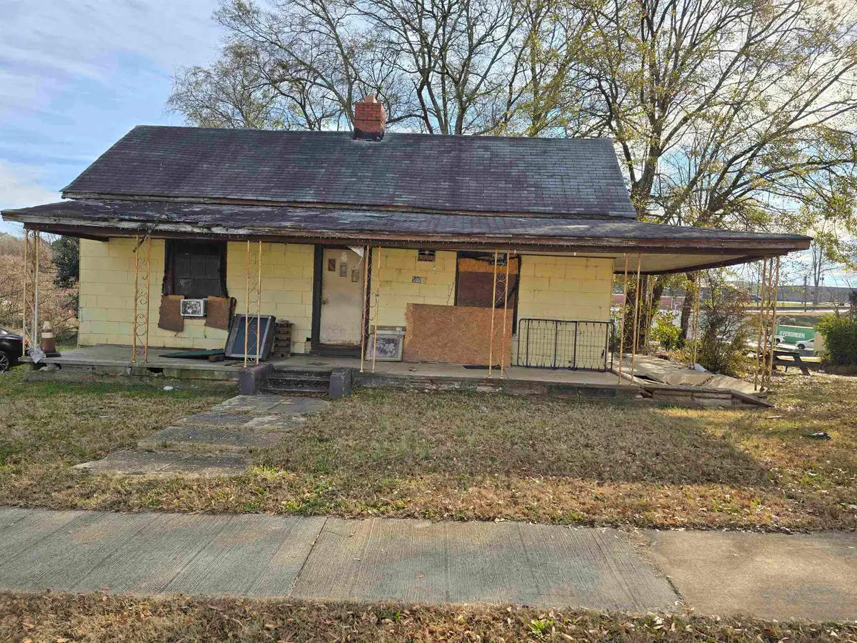 502 Oakland Avenue, Gaffney, SC 29340-0000 - Image #1