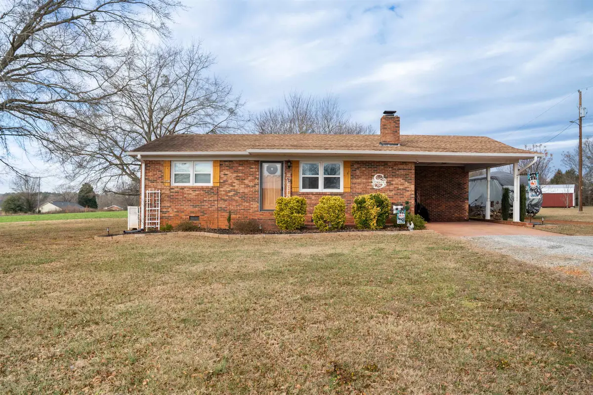 905 Henderson Road, Chesnee, SC 29323 - Image #1