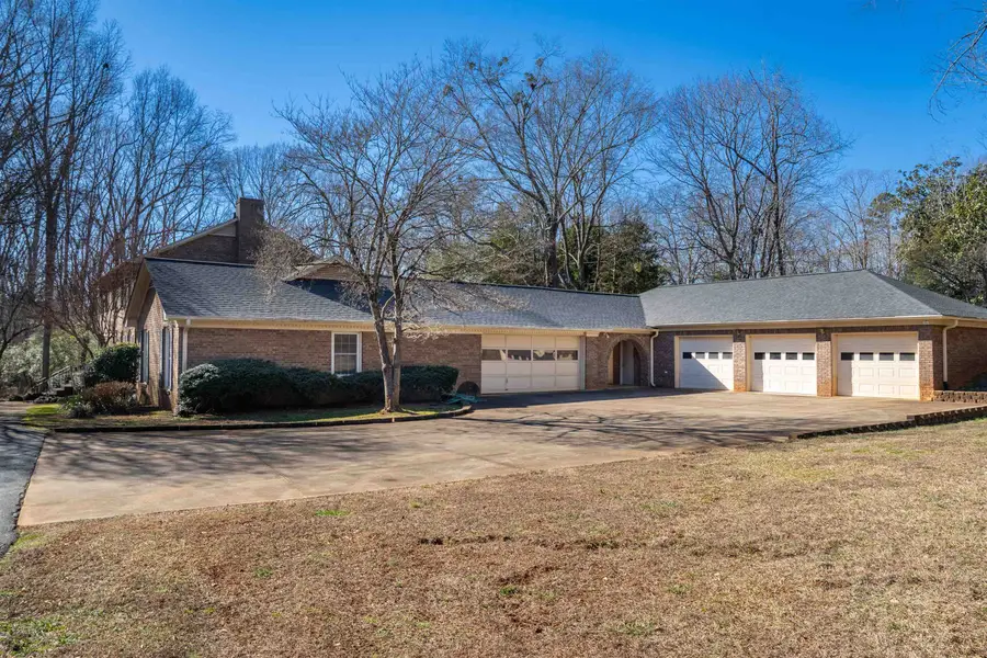 234 Dunbarton Drive, Spartanburg, SC 29307-3843 - Image #3