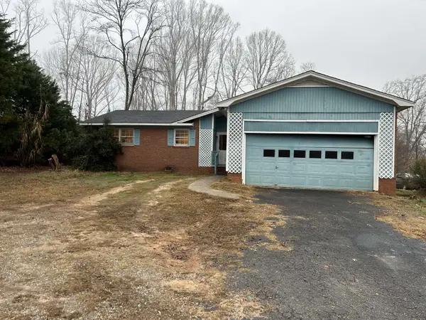 466 Garvin Lake Road, Gaffney, SC 29340-5152