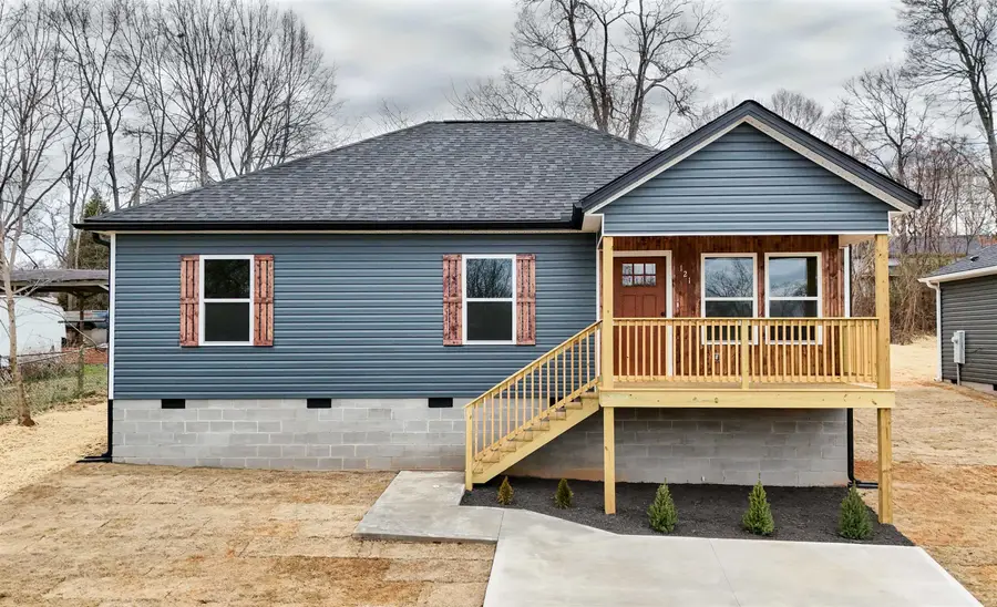 121 S Middle St, Spartanburg, SC 29307 - #2