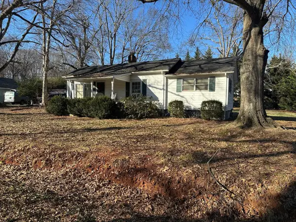 100 Landrum, Greer, SC 29651