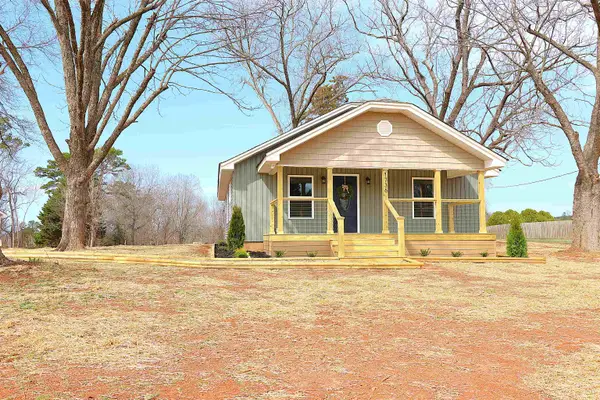 1736 Ezell Road, Chesnee, SC 29323