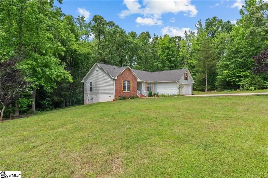 108 W Peninsula Drive, Laurens, SC 29360 - #2