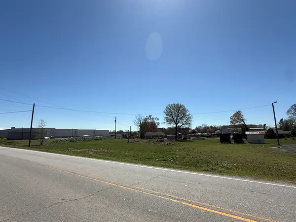 124 Apple Valley Road, Duncan, SC 29334