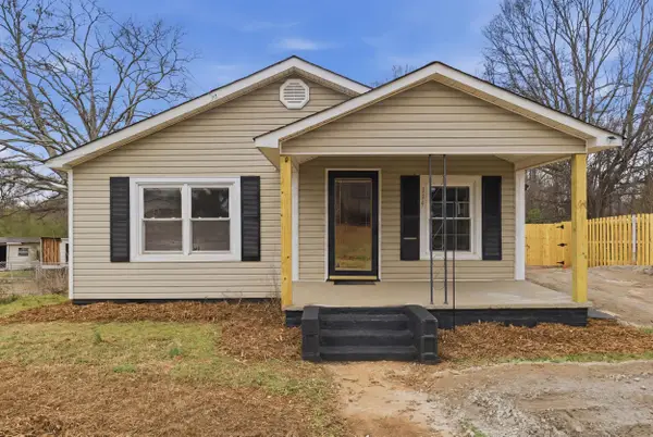 114 N Moore St, Duncan, SC 29334