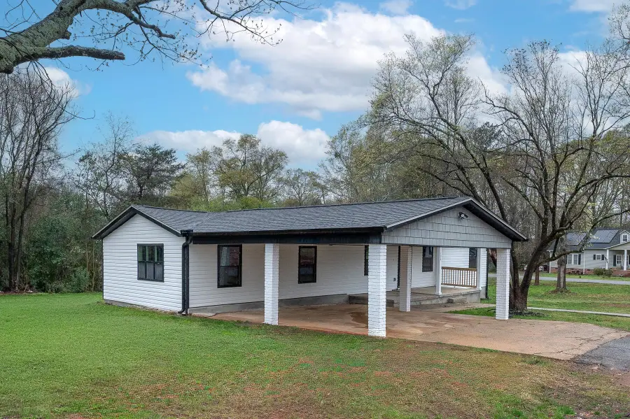 136 Moore Street, Wellford, SC 29385 - #2