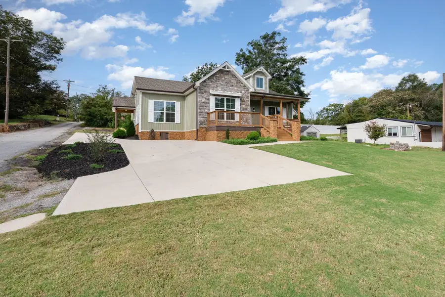 334 S Howard Avenue, Landrum, SC 29356 - #2