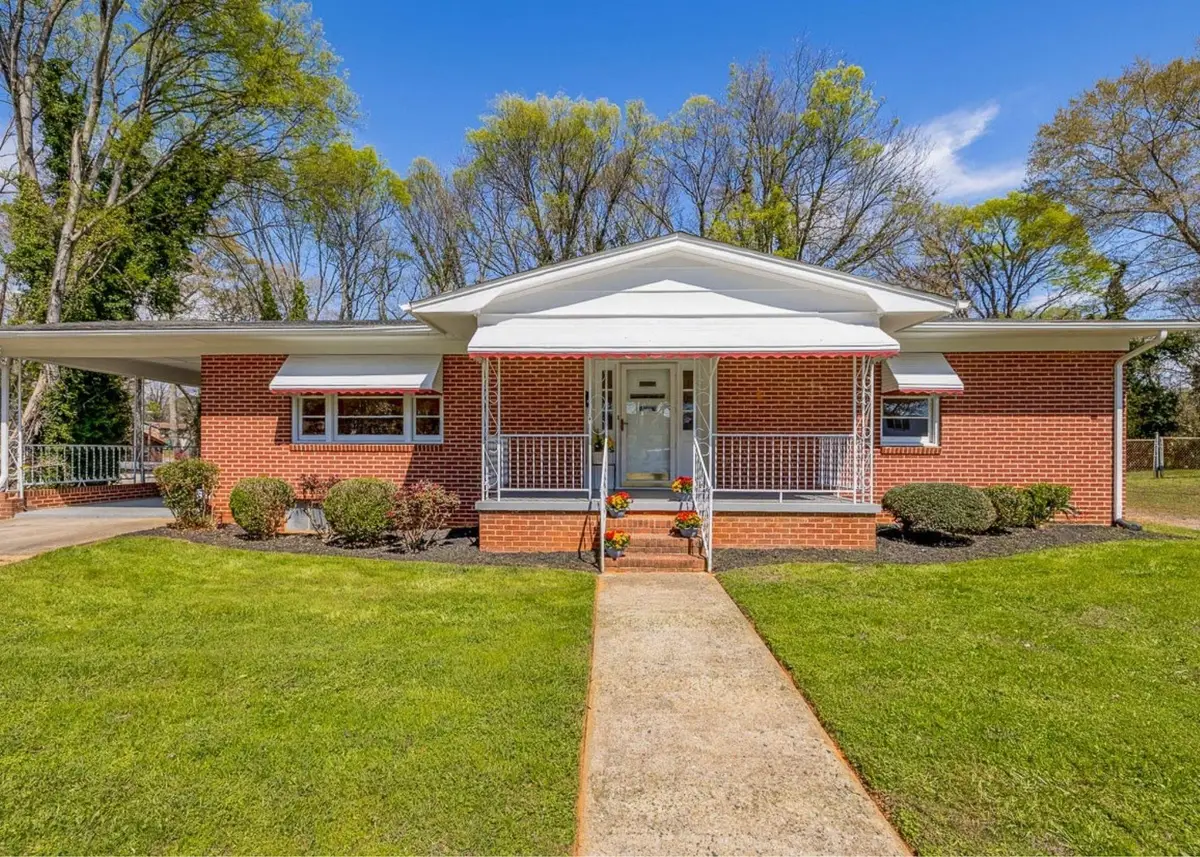 522 W Robinson Street, Gaffney, SC 29341 - #1