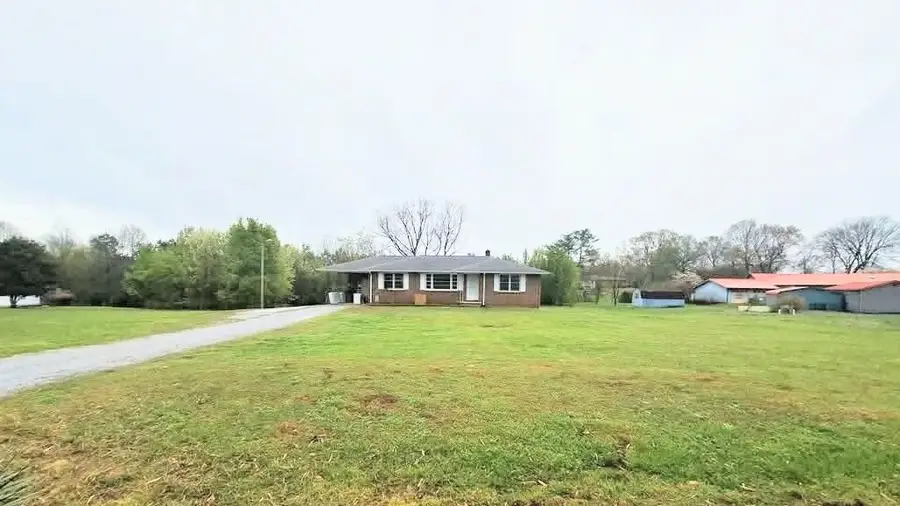 2130 Hampton Road, Wellford, SC 29385 - #3