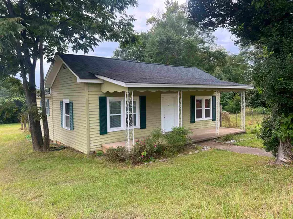 209 N Howard Ave, Landrum, SC 29356