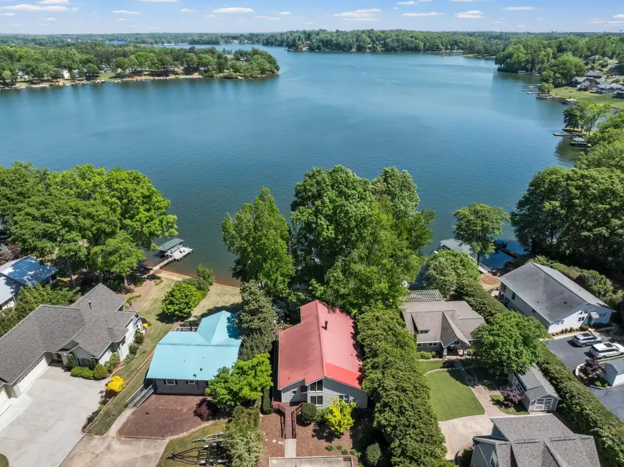 489 Lake Rd, Inman, SC 29349 - #2