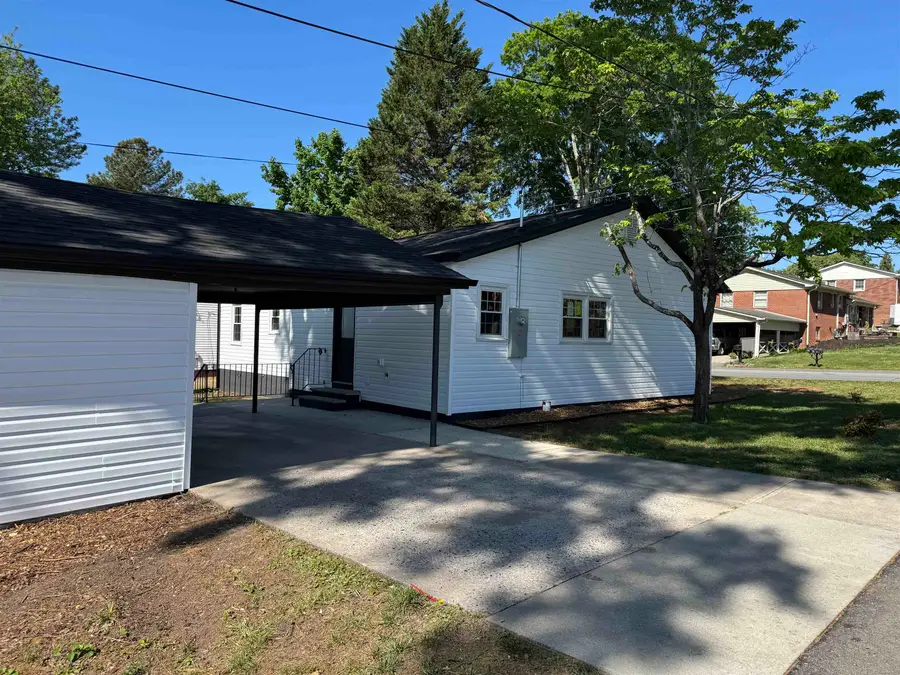 401 Thompson Street, Gaffney, SC 29340-3758 - #3